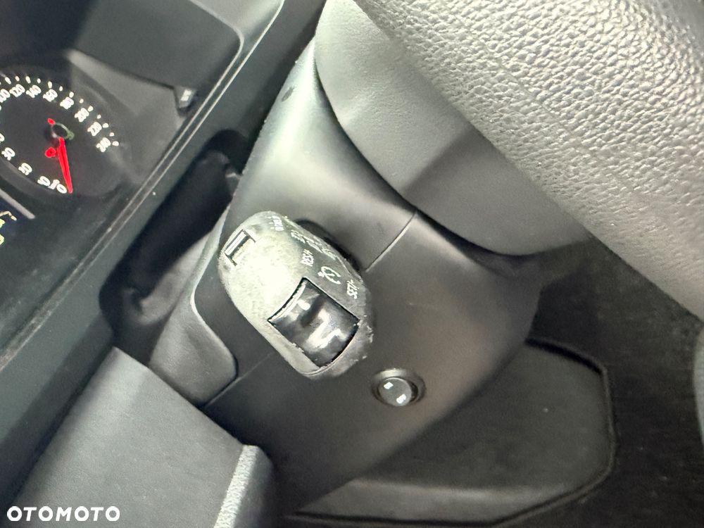Volkswagen Transporter T6 2.0TDI 150 KM Mobilny Warsztat Klima PDC Grz.Szyb - 12