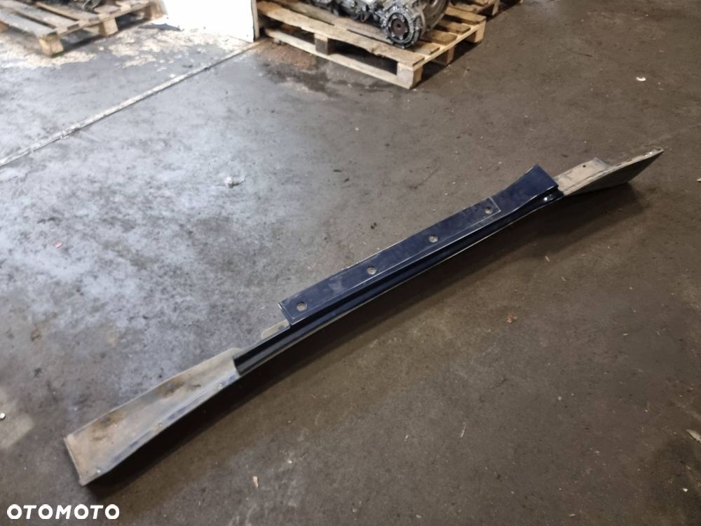LISTWA BOCZNA LEWA MASERATI GRANTURISMO S 080093800 - 4