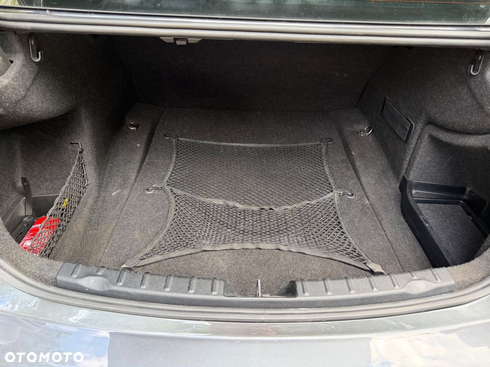 BMW Seria 3 318d - 16