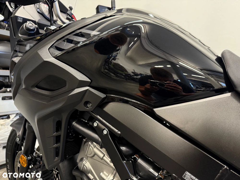 Suzuki V-STROM - 24