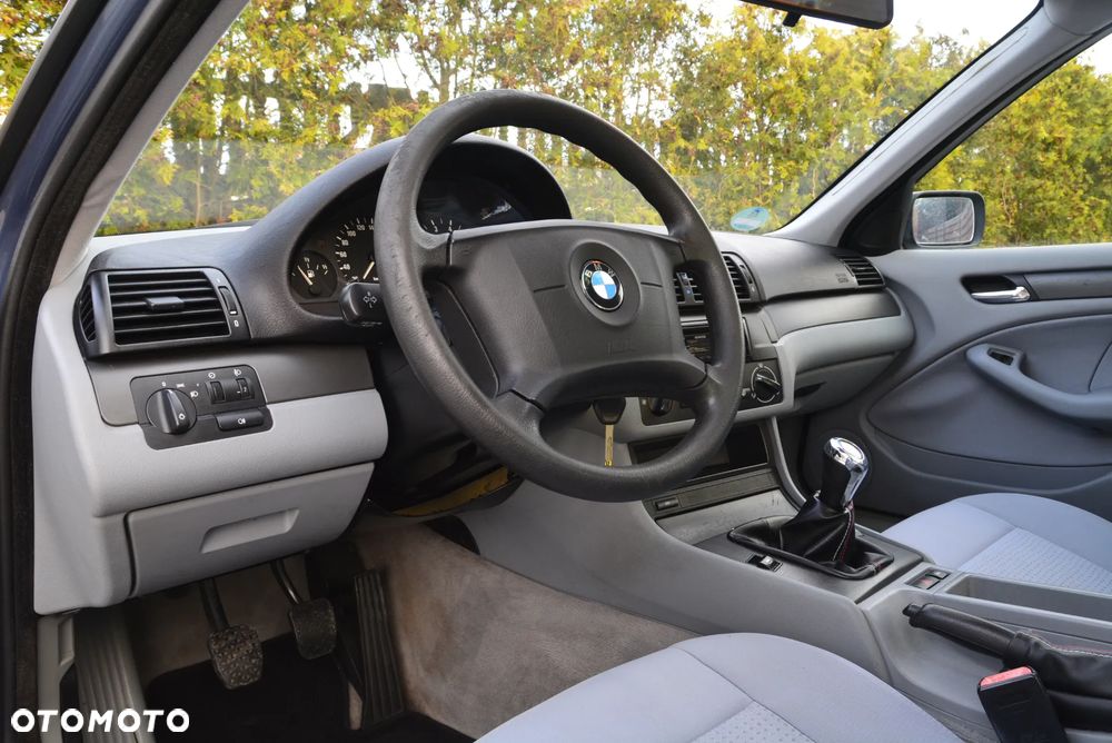 BMW Seria 3 318i - 21