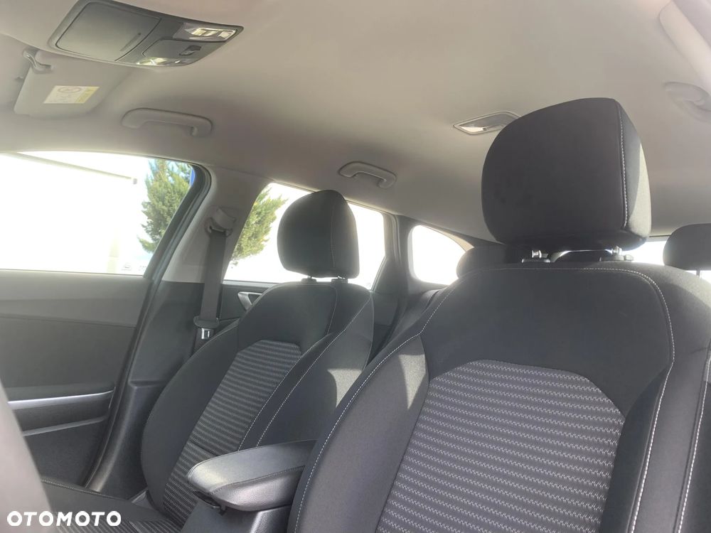 Kia Ceed 1.5 T-GDI M - 11