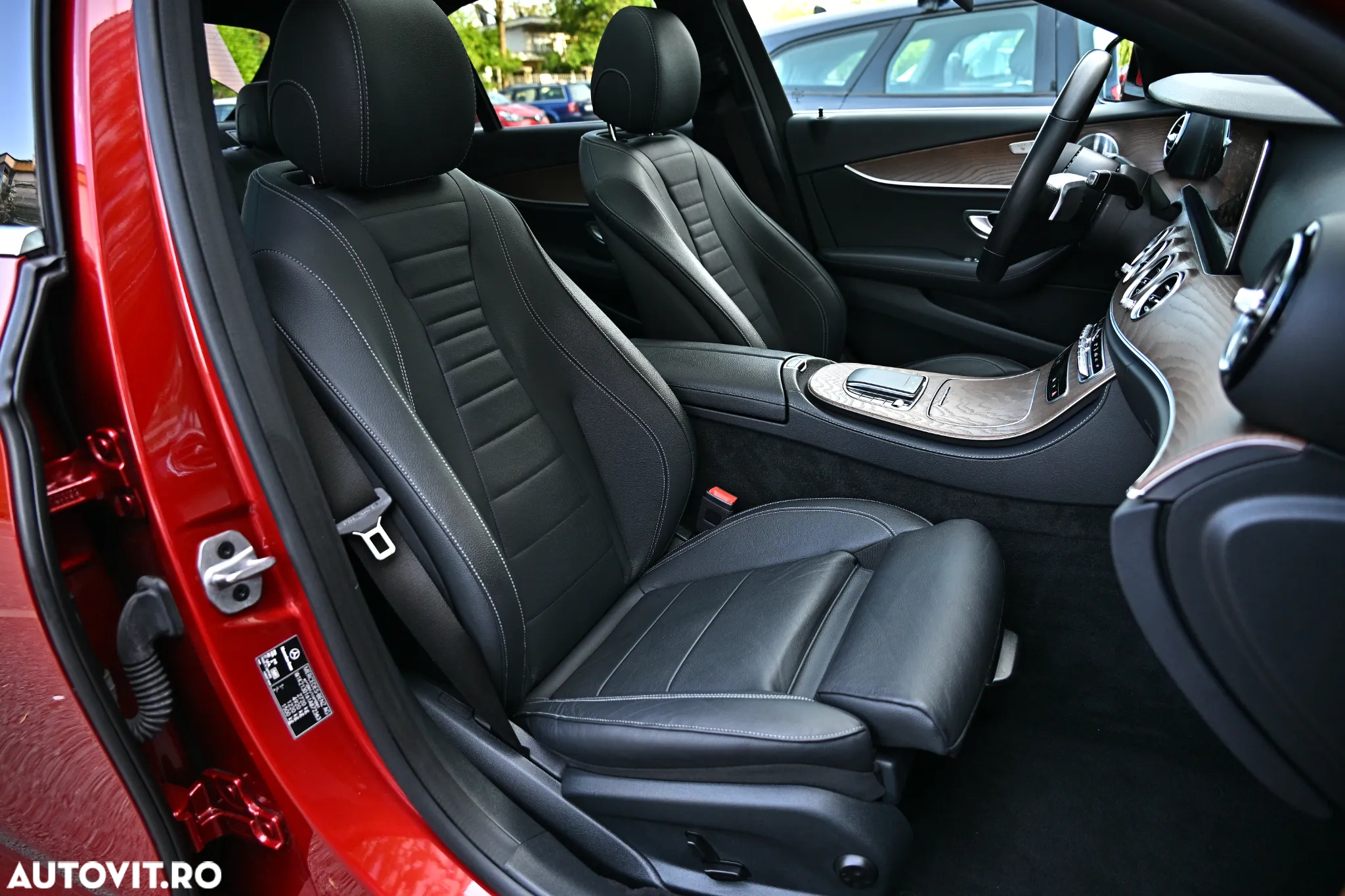 Mercedes-Benz E 300 de T 9G-TRONIC AMG Line - 35