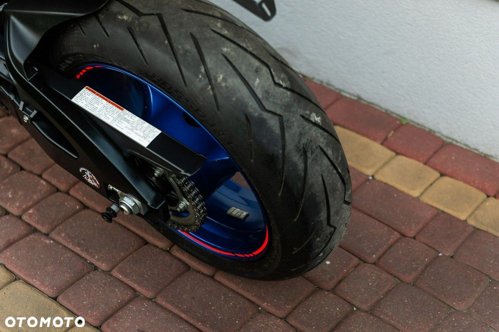 Suzuki GSX-R - 8