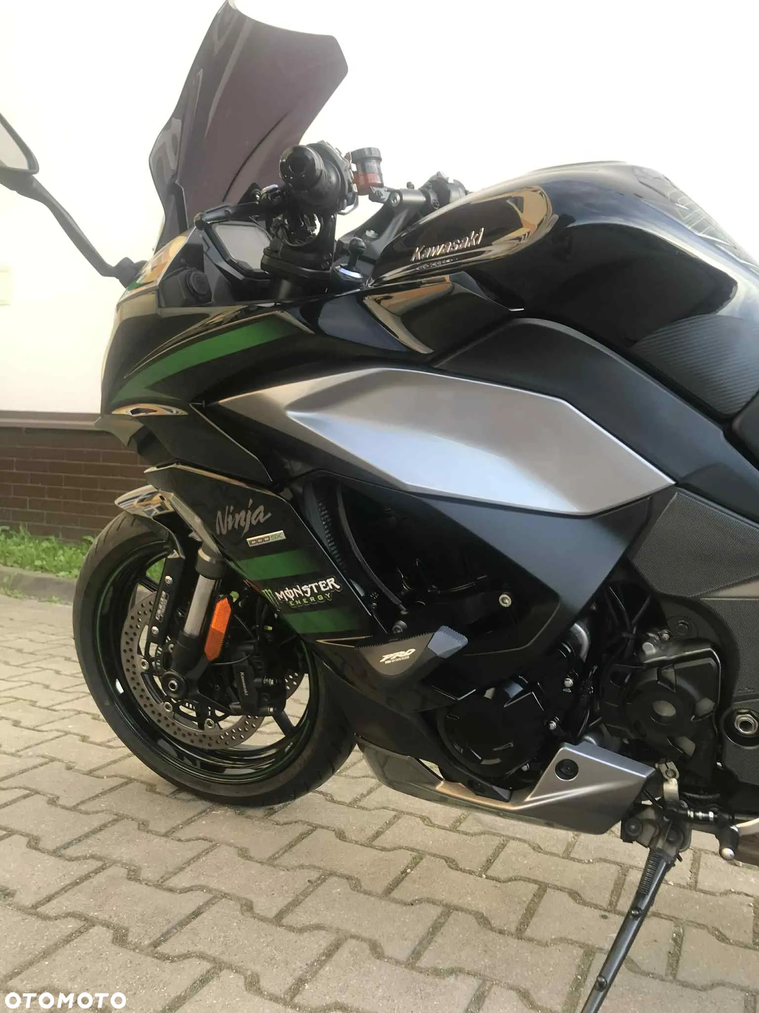 Kawasaki Ninja 1000 SX - 4
