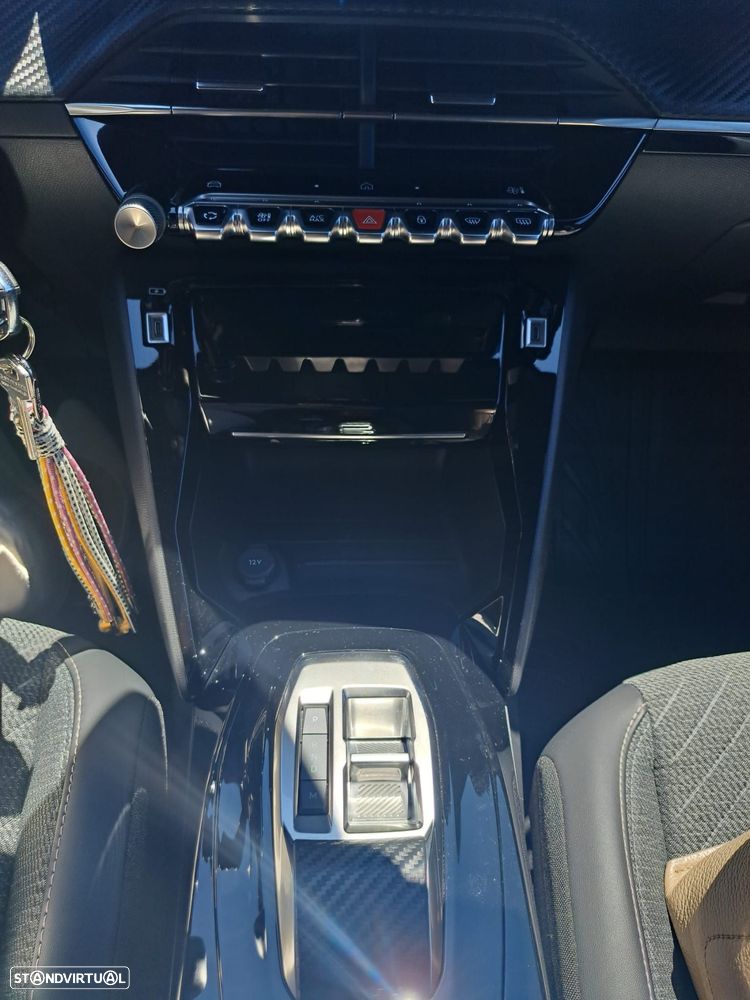 Peugeot 2008 1.2 PureTech Allure Pack EAT8 - 3