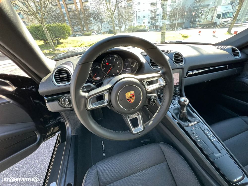 Porsche 718 Cayman T - 5