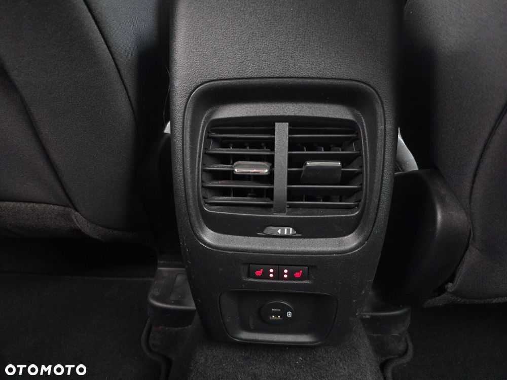 Ford Kuga - 28