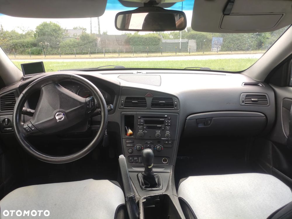 Volvo S60 2.4 D - 8