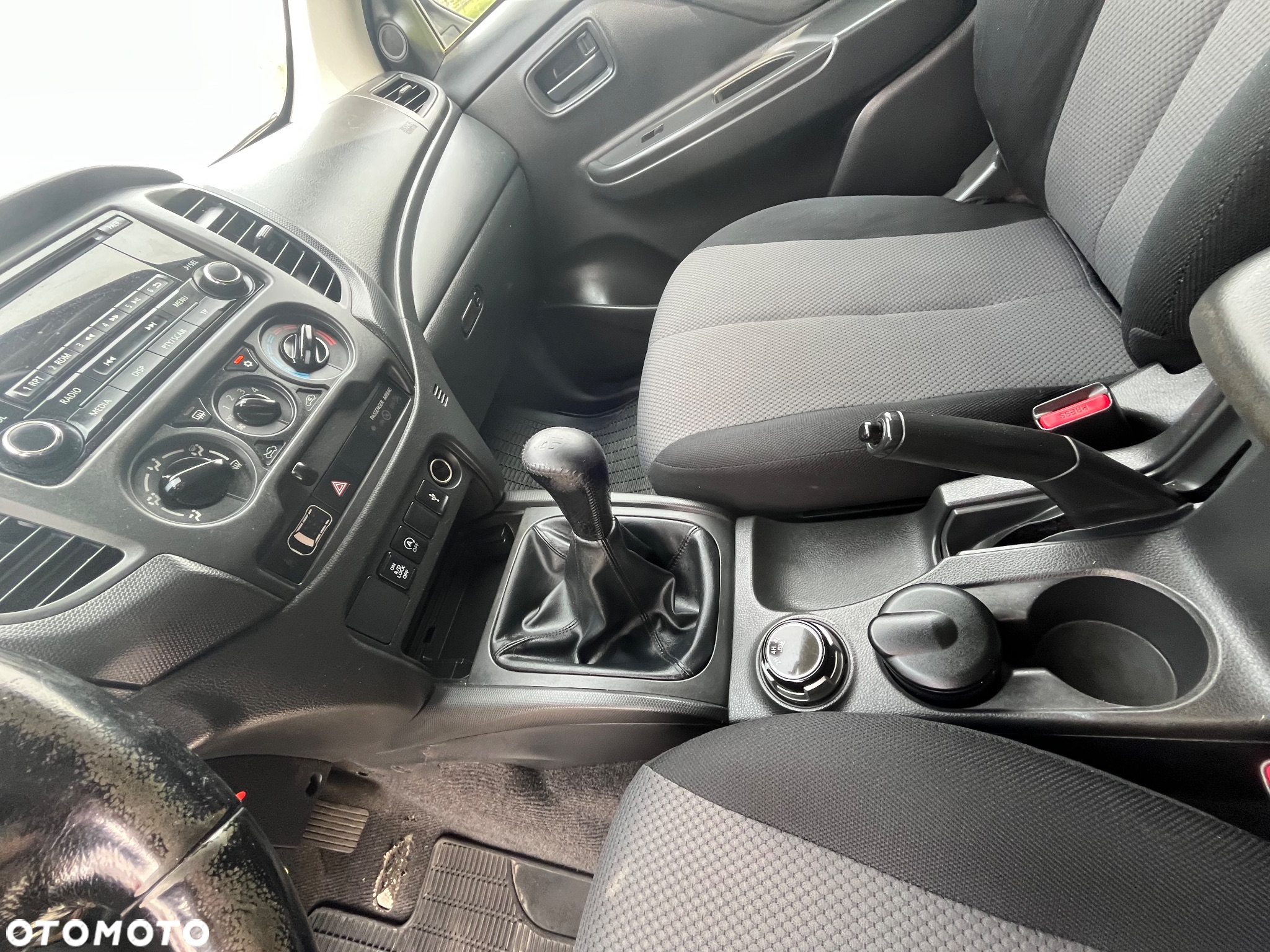 Mitsubishi L200 - 32