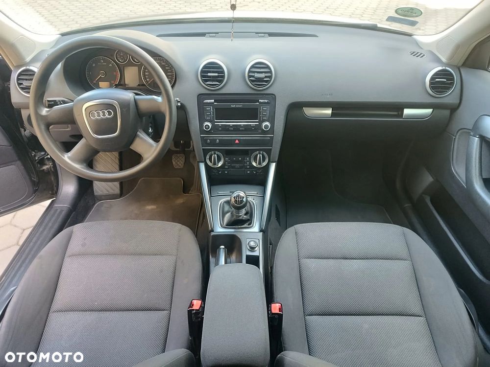 Audi A3 Sportback 1.6 TDI DPF Attraction - 11