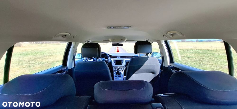 Volkswagen Passat 2.0 TDI (BlueMotion Technology) Comfortline - 15