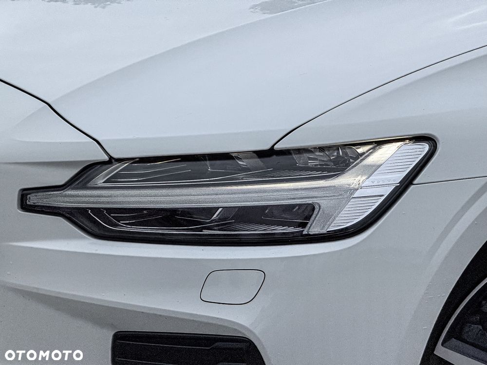 Volvo V60 T8 AWD Recharge Geartronic RDesign - 4