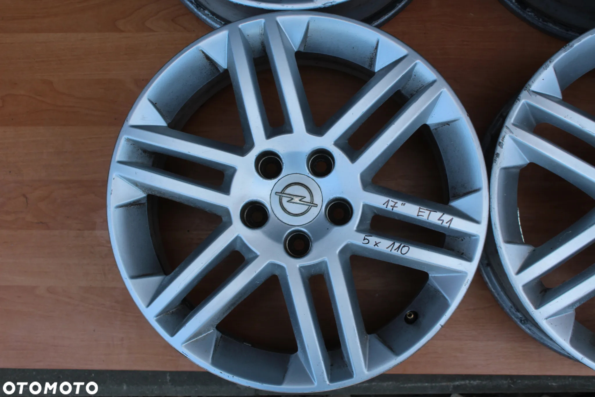KOŁA FELGI ALUMINIOWE OPEL VECTRA ASTRA ZAFIRA SIGNUM MERIVA 17 cali 5x110 ET41 - 4
