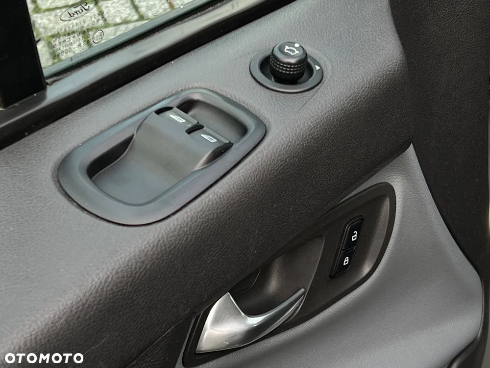 Ford Transit Custom 290 L2H1 Limited - 13