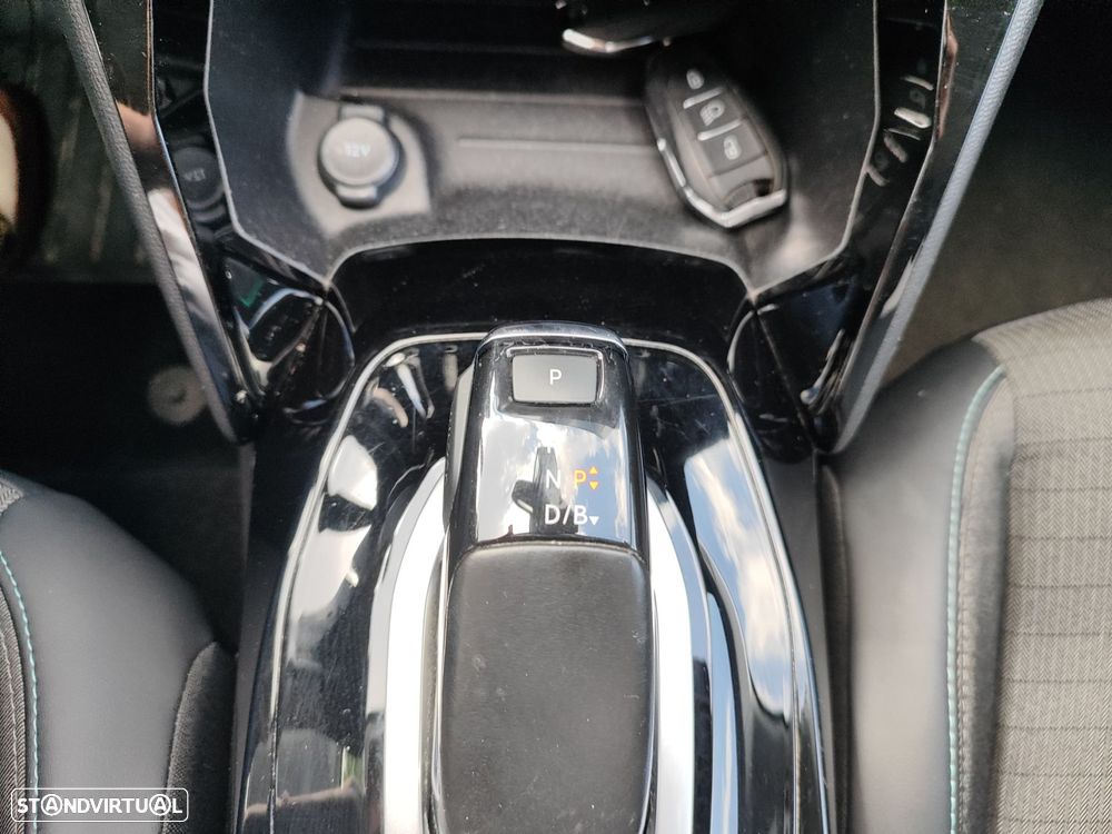 Peugeot e-2008 50 kWh Allure Pack - 17