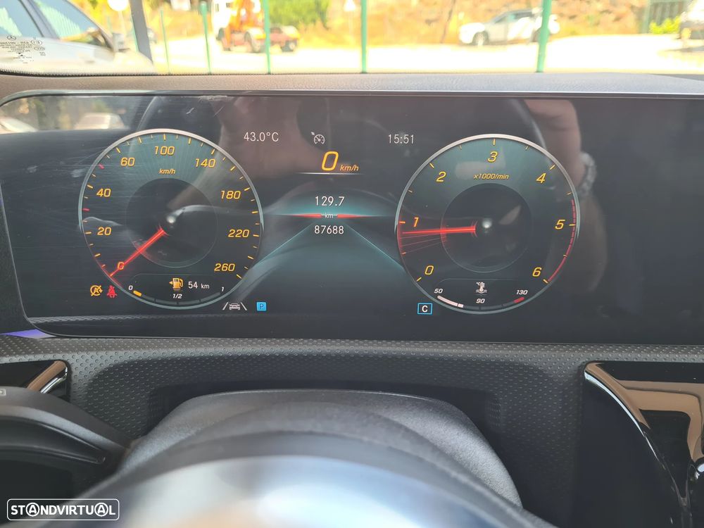 Mercedes-Benz A 180 d AMG Line - 33