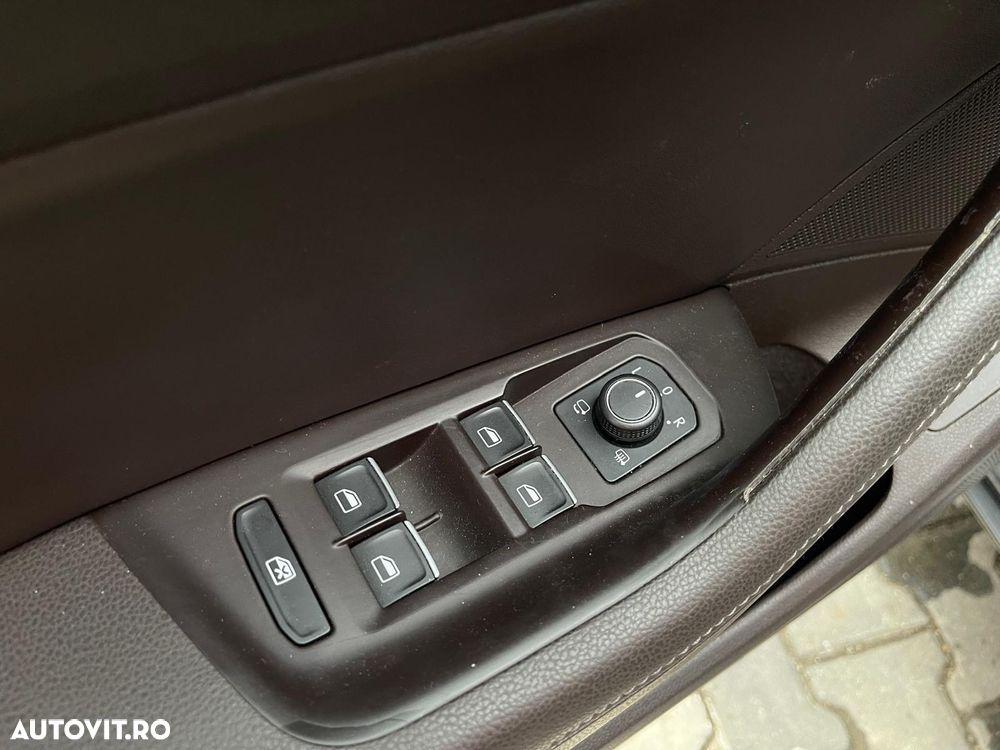 Volkswagen Passat 2.0 TDI SCR 4Motion DSG Highline - 25