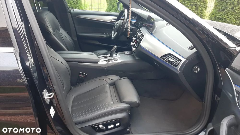 BMW Seria 5 540d xDrive M Sport sport - 9