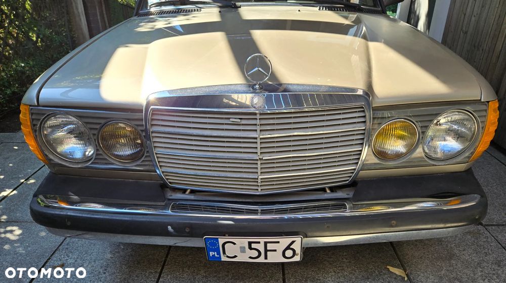 Mercedes-Benz W123 - 6