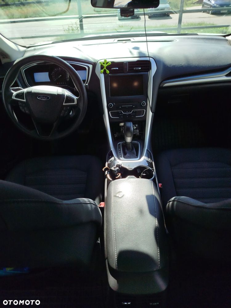 Ford Fusion - 24