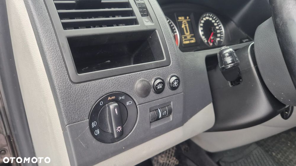 Volkswagen Transporter - 12