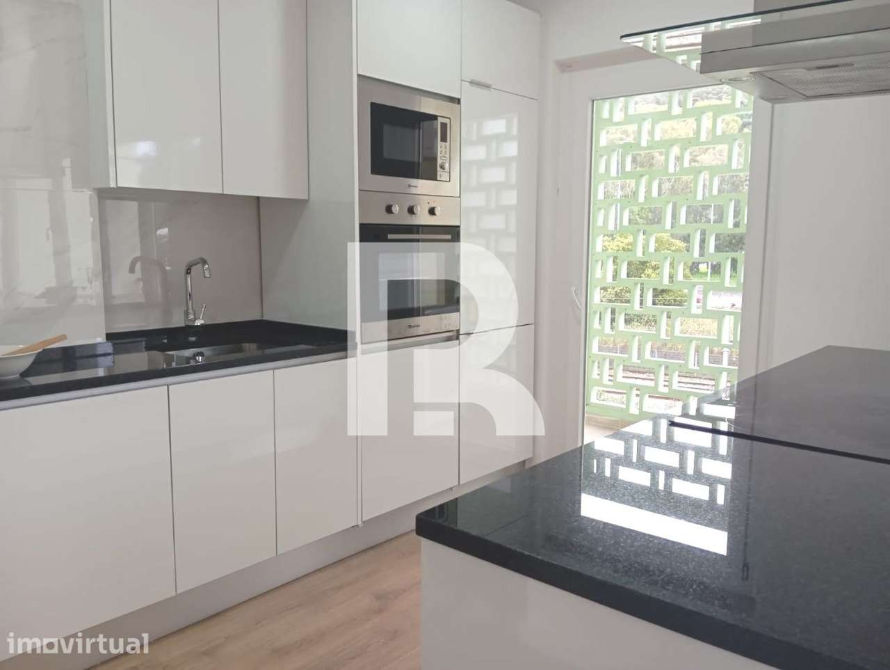 Apartamento T3 Totalmente Remodelado em Benfica - Grande imagem: 5/23