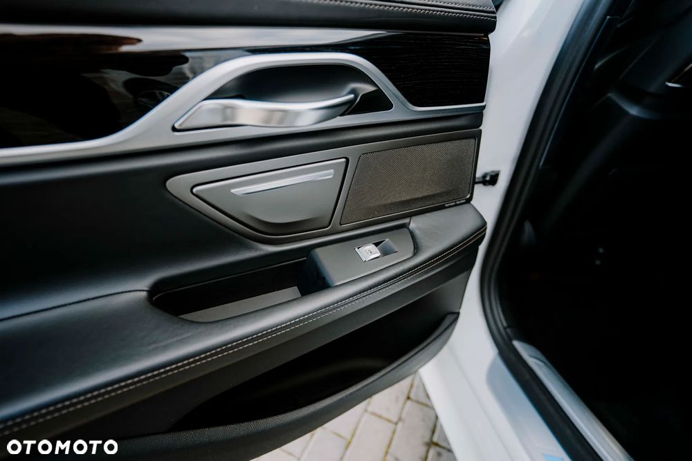 BMW Seria 7 750d xDrive - 11