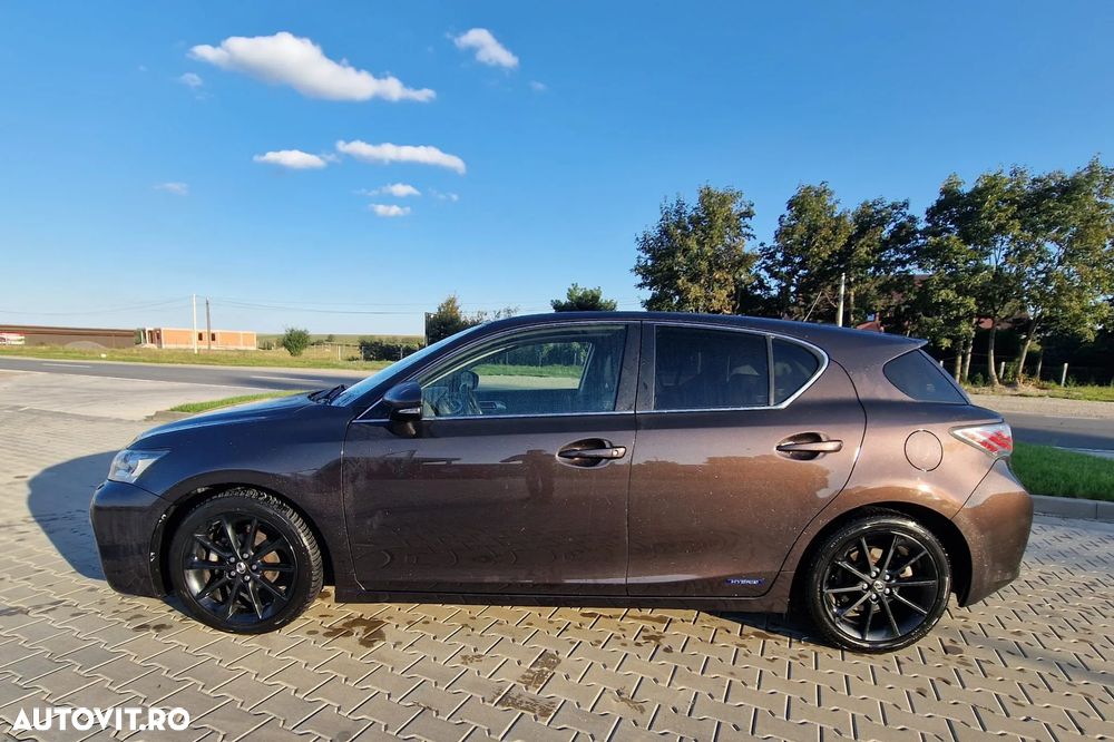 Lexus CT - 3
