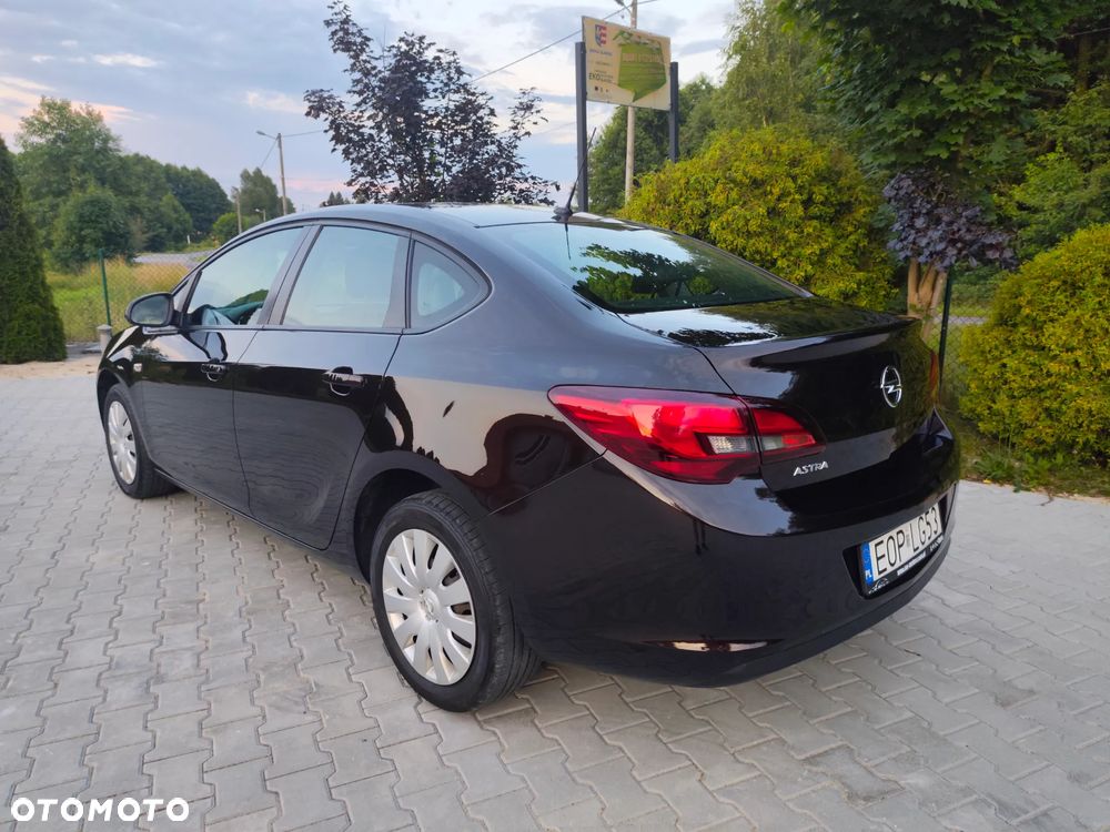 Opel Astra - 2