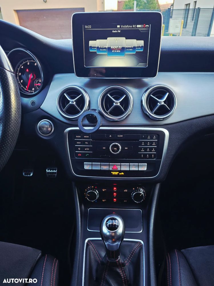 Mercedes-Benz GLA 180 AMG Line - 7