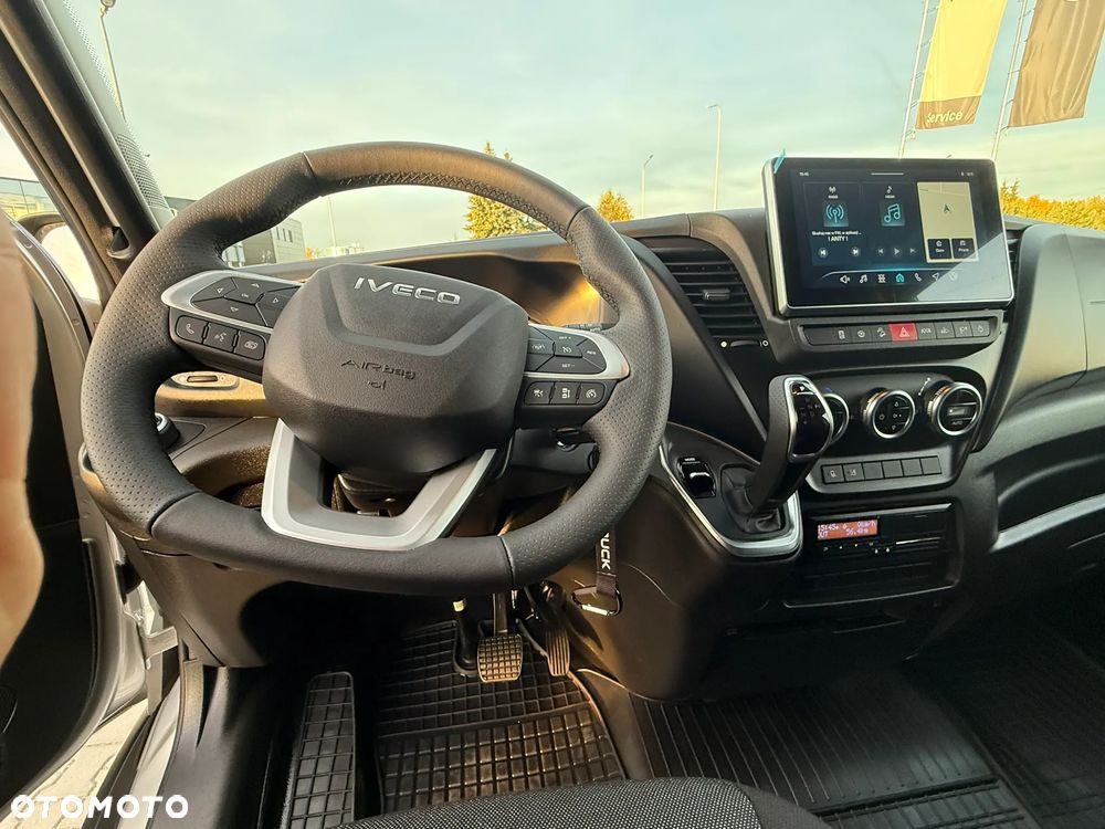 Iveco Daily 70C21A8P Laweta na dwa auta - 33