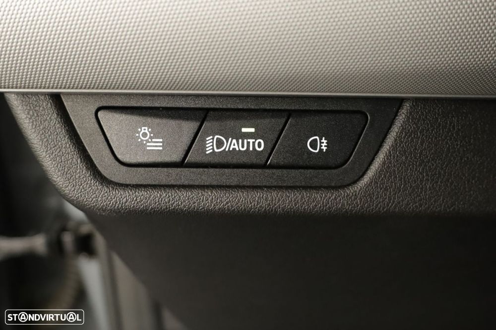 BMW 218 Active Tourer i Auto - 19