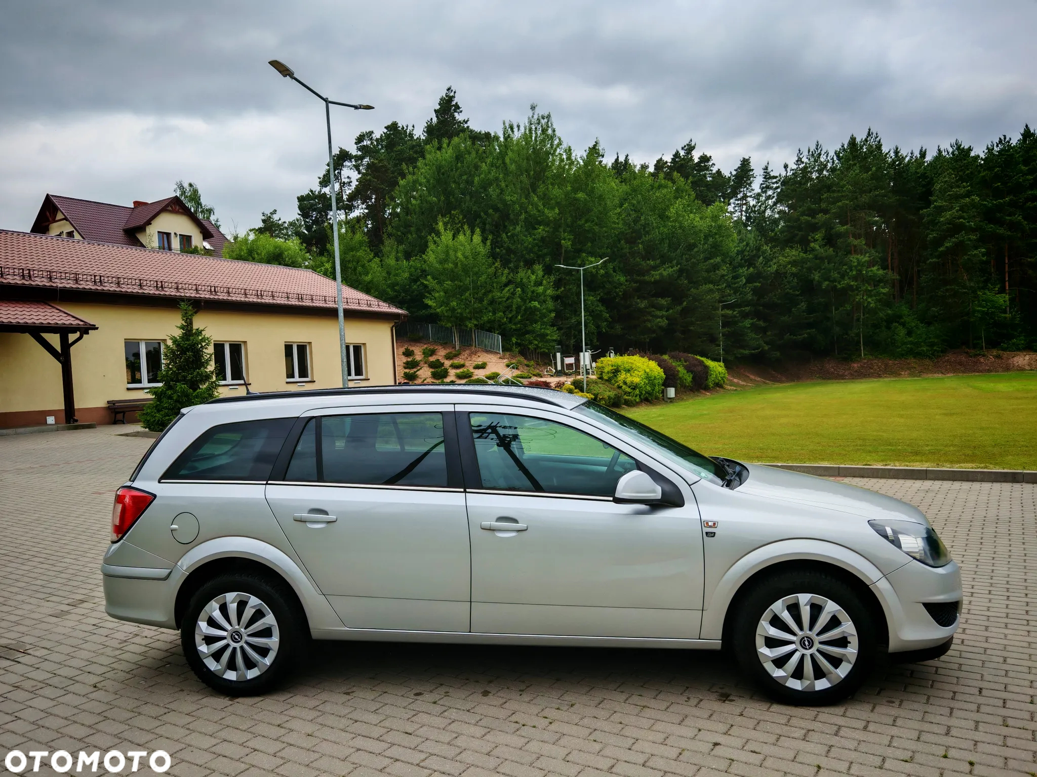 Opel Astra 1.7 CDTI Caravan DPF Edition 111 Jahre - 6