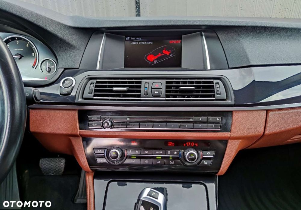 BMW Seria 5 520d Touring Sport Line - 20
