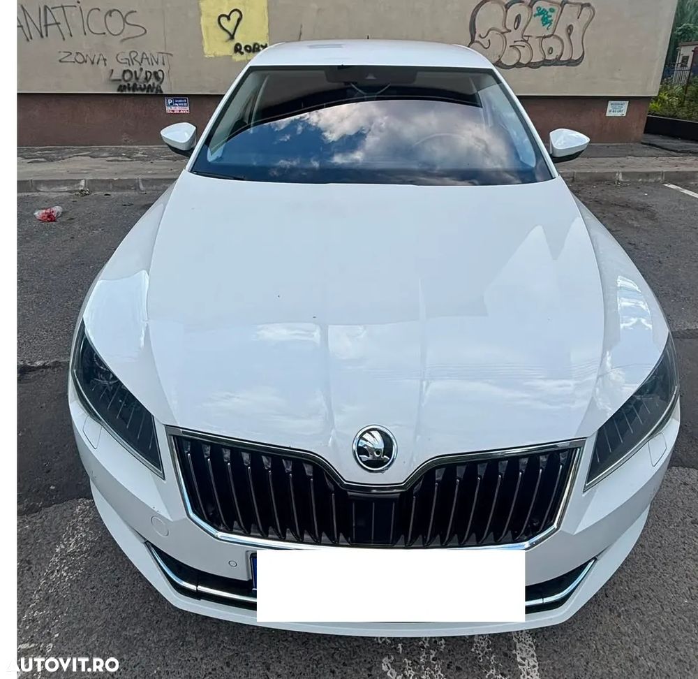 Skoda Superb 2.0 TDI DSG Ambition - 4