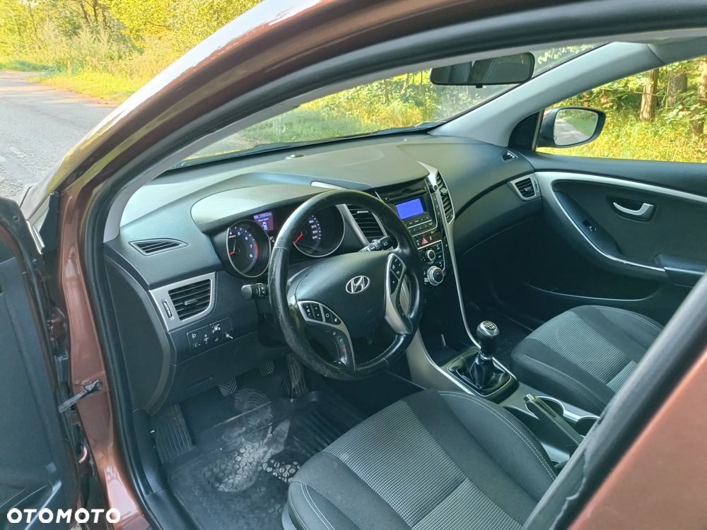 Hyundai i30 1.6 Comfort - 13