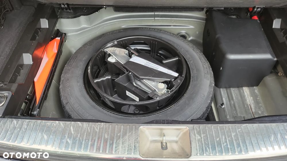 Mercedes-Benz Klasa C 180 (BlueEFFICIENCY) 7G-TRONIC Avantgarde - 18