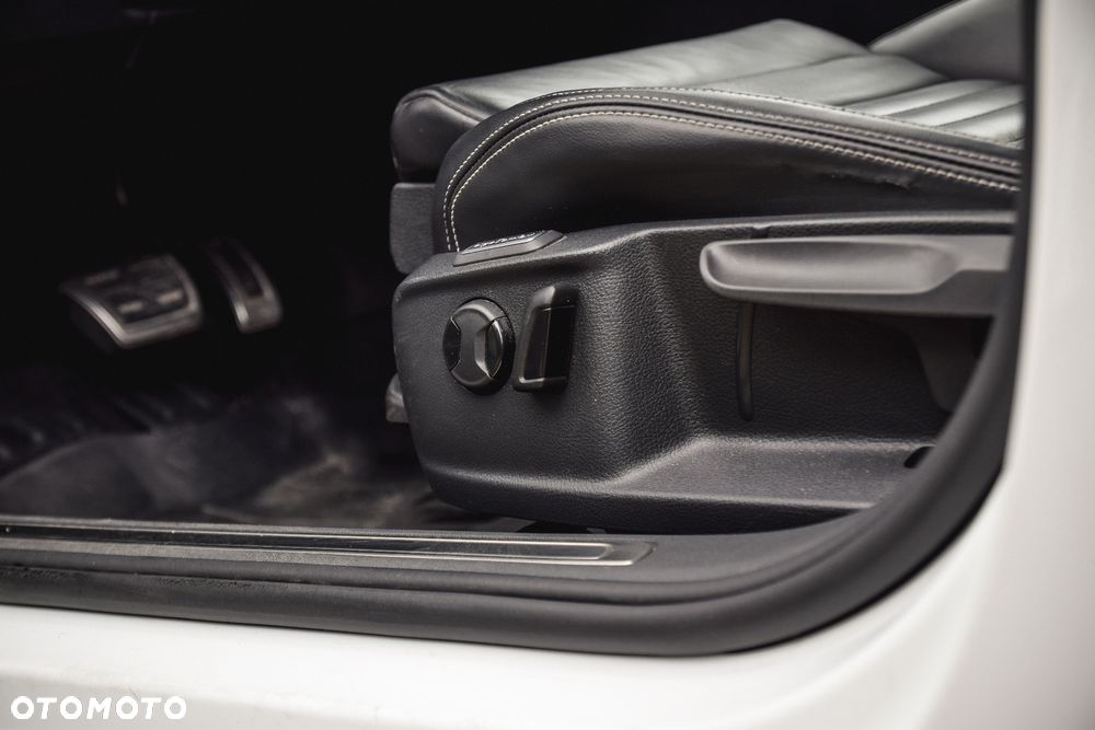 Volkswagen Passat Alltrack 2.0 TDI SCR 4Mot DSG - 26