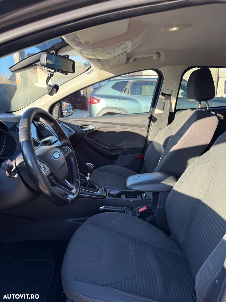 Ford Focus 1.0 EcoBoost Titanium - 10