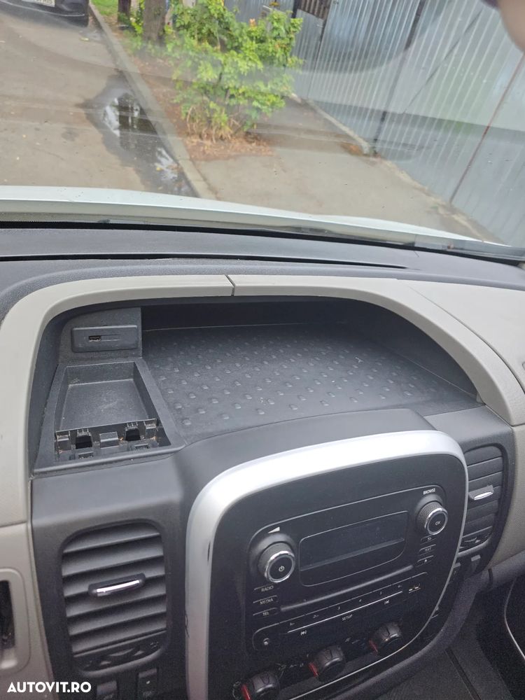 Nissan NV300 - 15