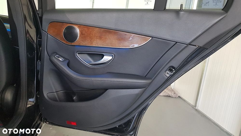 Mercedes-Benz Klasa C 300 7G-TRONIC Avantgarde - 25