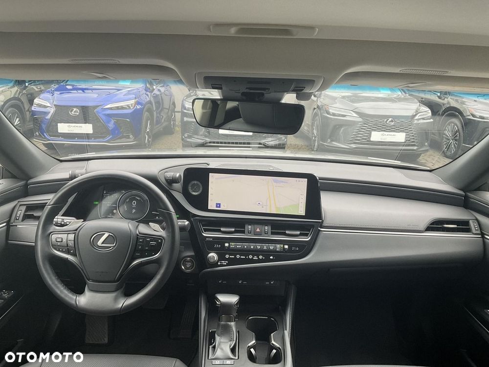 Lexus ES 300h F Sport Design - 17