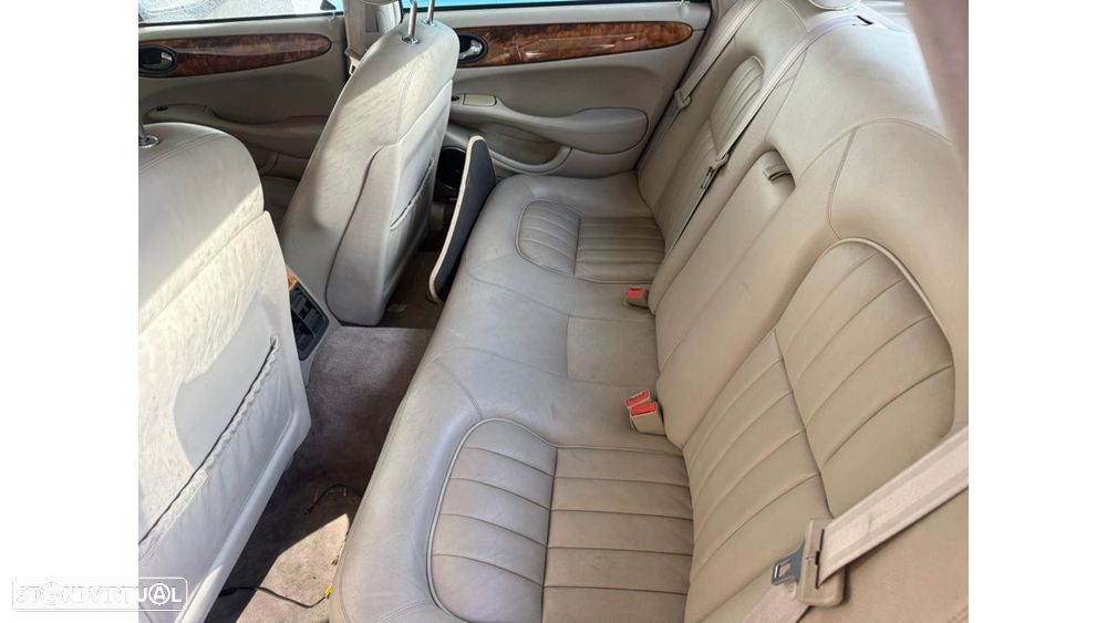 Jaguar XJ XJ8 3.2 Executive - 4