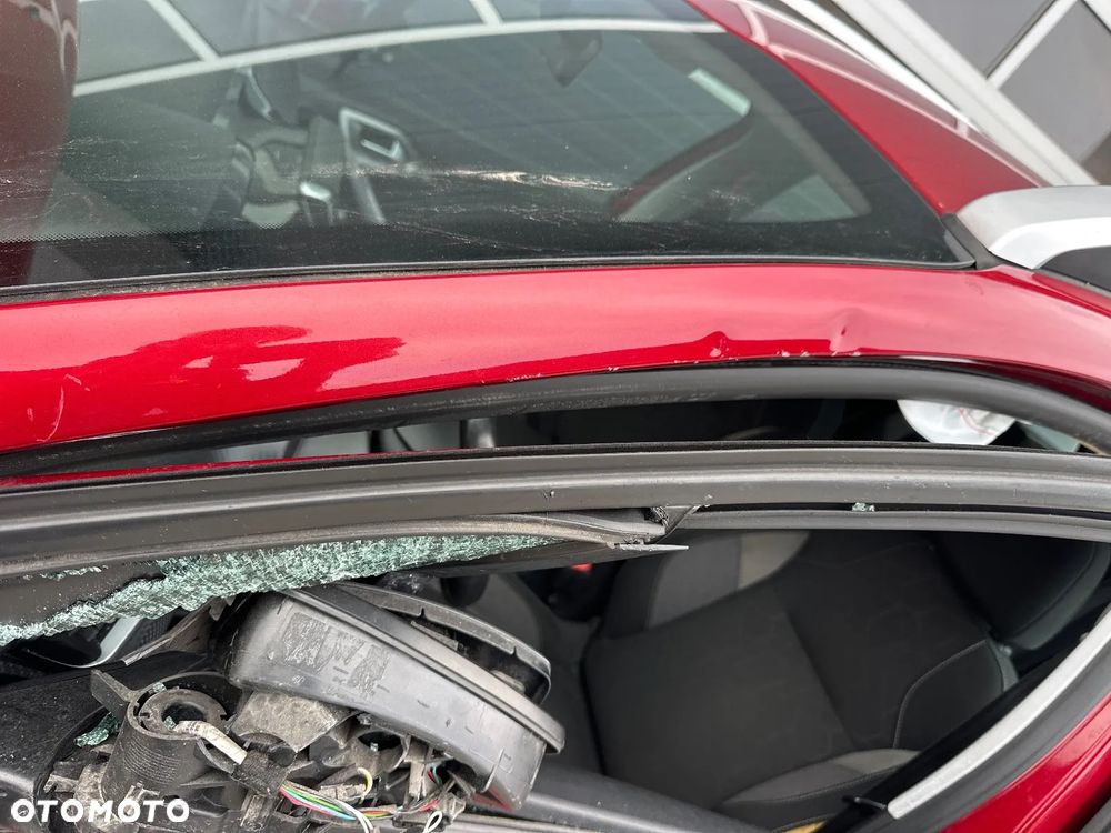 Peugeot 2008 1.2 Pure Tech Active - 12