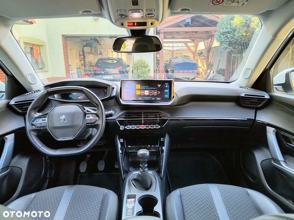 Peugeot 2008 1.5 BlueHDi Allure S&S - 22