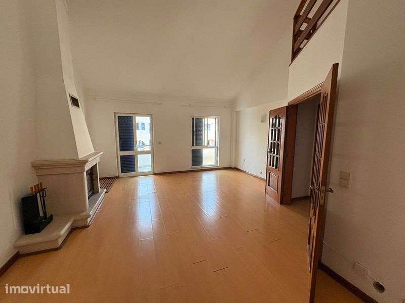 Arrenda-se, Apartamento 4 assoalhadas, Portais da Arrábida - Grande imagem: 2/12