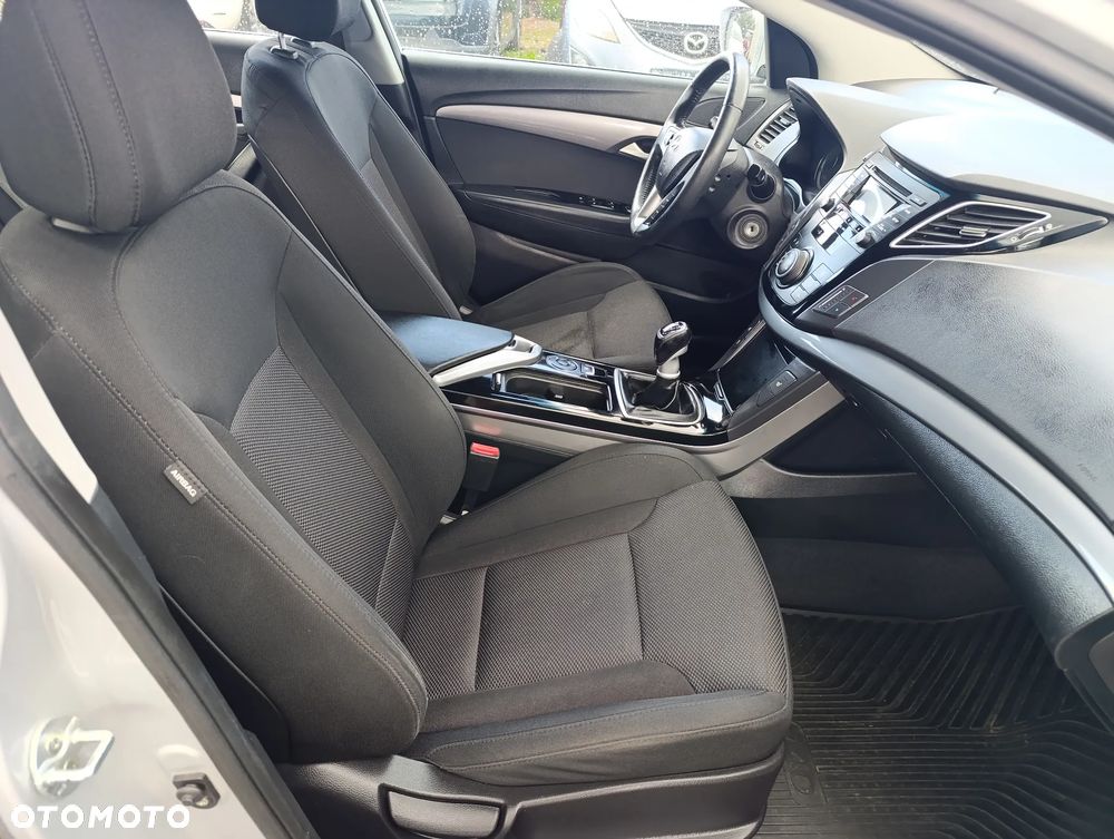 Hyundai i40 i40cw 1.6 Fifa World Cup Edition - 17