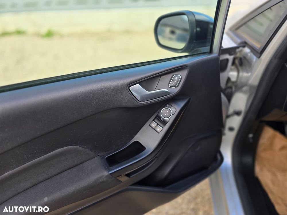 Ford Fiesta 1.0 EcoBoost S&S COOL&CONNECT - 13