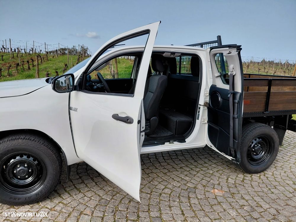 Toyota Hilux - 4